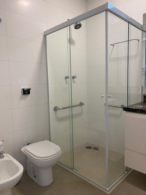 ALUGA-SE APARTAMENTO CL&Aacute;SSICO - 130M2 - 3 QUARTOS - 1 VAGA - 4 ANDAR Rua Romilda Margarita Gabriel São Paulo - 