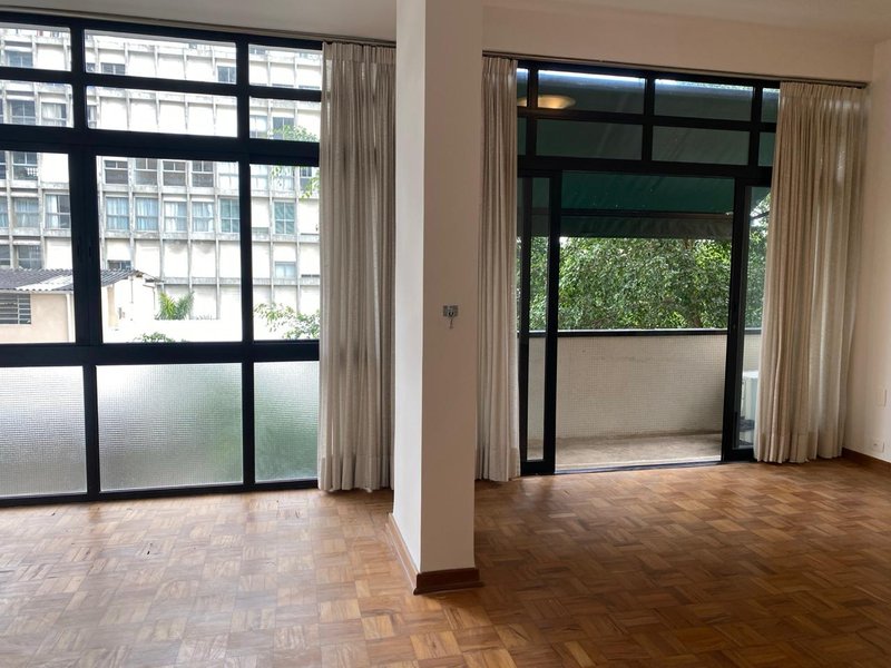 ALUGA-SE APARTAMENTO CL&Aacute;SSICO - 130M2 - 3 QUARTOS - 1 VAGA - 4 ANDAR Rua Romilda Margarita Gabriel São Paulo - 