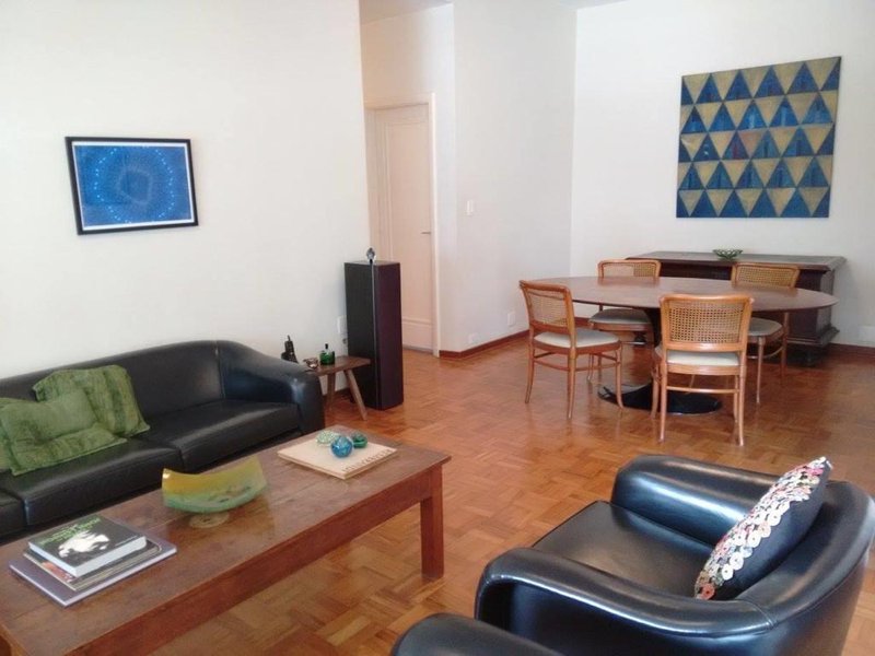 ALUGA-SE APARTAMENTO CLÁSSICO - 130M2 - 3 QUARTOS - 1 VAGA - 4 ANDAR Rua Romilda Margarita Gabriel São Paulo - 