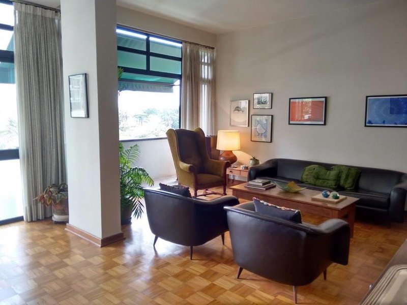 ALUGA-SE APARTAMENTO CLÁSSICO - 130M2 - 3 QUARTOS - 1 VAGA - 4 ANDAR Rua Romilda Margarita Gabriel São Paulo - 