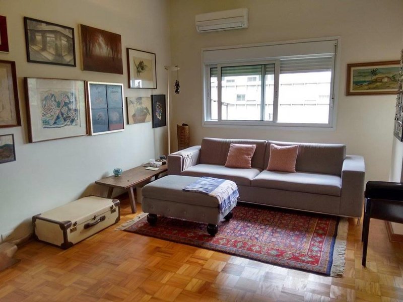 ALUGA-SE APARTAMENTO CLÁSSICO - 130M2 - 3 QUARTOS - 1 VAGA - 4 ANDAR Rua Romilda Margarita Gabriel São Paulo - 
