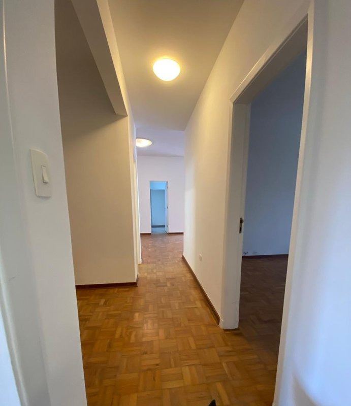 ALUGA-SE APARTAMENTO CL&Aacute;SSICO - 130M2 - 3 QUARTOS - 1 VAGA - 4 ANDAR Rua Romilda Margarita Gabriel São Paulo - 