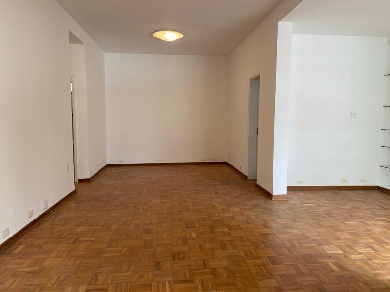 ALUGA-SE APARTAMENTO CL&Aacute;SSICO - 130M2 - 3 QUARTOS - 1 VAGA - 4 ANDAR Rua Romilda Margarita Gabriel São Paulo - 