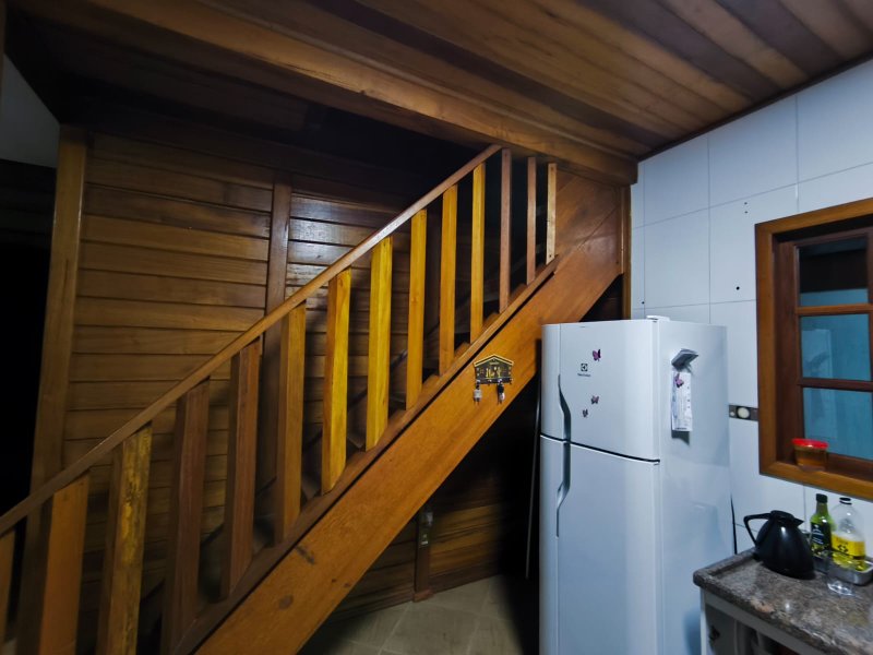 Casa Térrea Avarandada para Alugar no Condomínio Rubi - Mogi das Cruzes - 