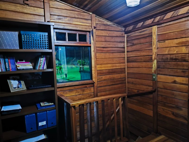 Casa Térrea Avarandada para Alugar no Condomínio Rubi - Mogi das Cruzes - 