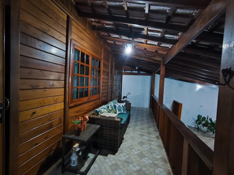 Casa Térrea Avarandada para Alugar no Condomínio Rubi - Mogi das Cruzes - 