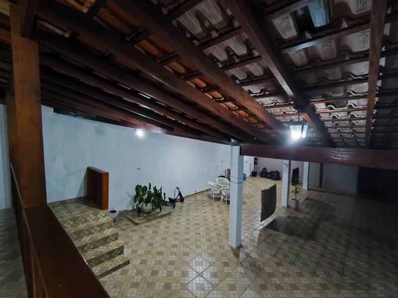 Casa Térrea Avarandada para Alugar no Condomínio Rubi - Mogi das Cruzes - 