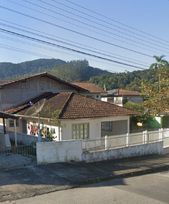 CASA COM 2 DORMITÓRIOS NA LIMEIRA - Brusque - 