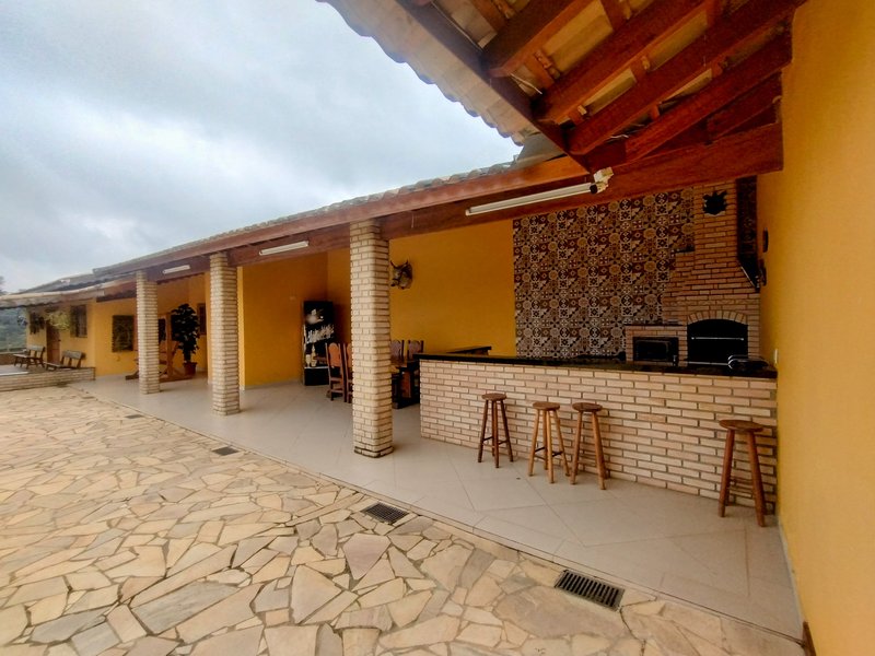 Chácara com piscina à venda próximo ao bairro do Funil - Santa Isabel - 