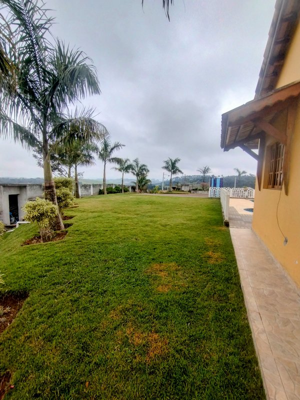 Chácara com piscina à venda próximo ao bairro do Funil - Santa Isabel - 