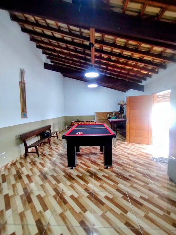 Chácara com piscina à venda próximo ao bairro do Funil - Santa Isabel - 