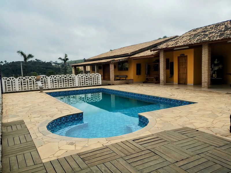 Chácara com piscina à venda próximo ao bairro do Funil - Santa Isabel - 