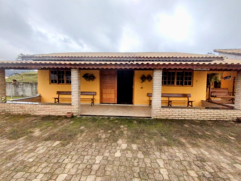 Chácara com piscina à venda próximo ao bairro do Funil - Santa Isabel - 