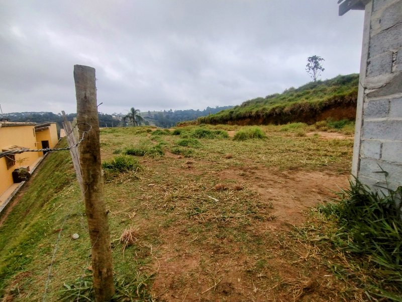 Chácara com piscina à venda próximo ao bairro do Funil - Santa Isabel - 
