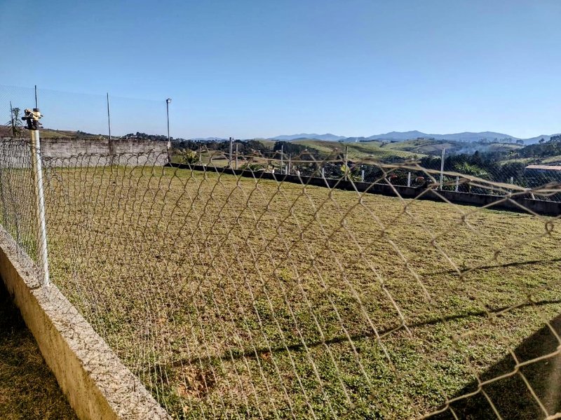 Chácara com piscina à venda próximo ao bairro do Funil - Santa Isabel - 
