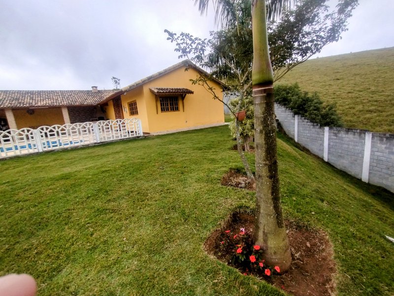Chácara com piscina à venda próximo ao bairro do Funil - Santa Isabel - 