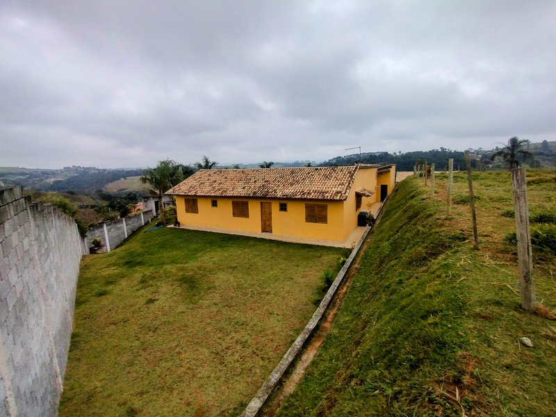 Chácara com piscina à venda próximo ao bairro do Funil - Santa Isabel - 