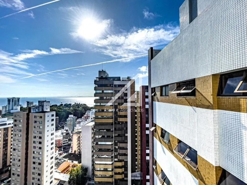 APARTAMENTO 3 QUARTOS SUÍTE VARANDA ANDAR ALTO 2 GARAGENS PISCINA QUADRA ACADEMIA NA GRAÇA Rua Santa Rita de Cássia Salvador - 