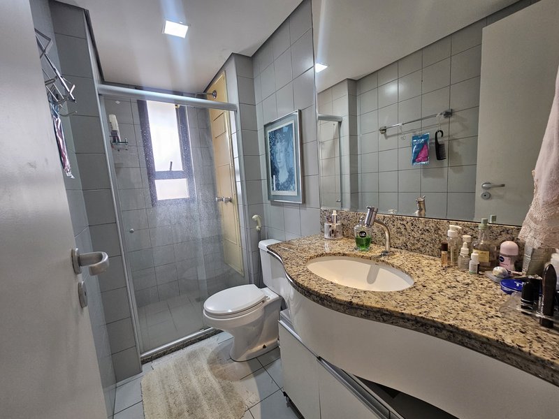 APARTAMENTO 3 QUARTOS SUÍTE VARANDA ANDAR ALTO 2 GARAGENS PISCINA QUADRA ACADEMIA NA GRAÇA Rua Santa Rita de Cássia Salvador - 
