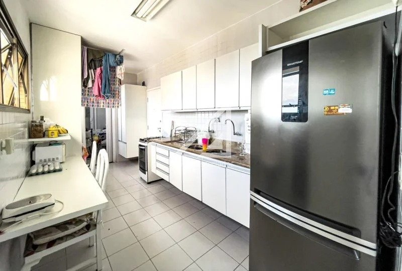 APARTAMENTO 3 QUARTOS SUÍTE VARANDA ANDAR ALTO 2 GARAGENS PISCINA QUADRA ACADEMIA NA GRAÇA Rua Santa Rita de Cássia Salvador - 
