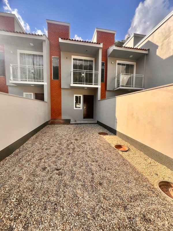 Sobrado geminado no bairro Cedrinho! - Brusque - 