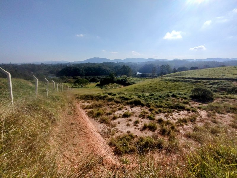 Excelente terreno à venda com vista para a represa das Palmeiras - Igaratá - 