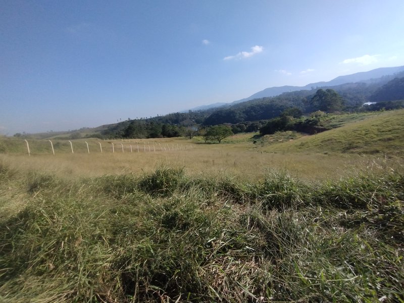 Excelente terreno à venda com vista para a represa das Palmeiras - Igaratá - 