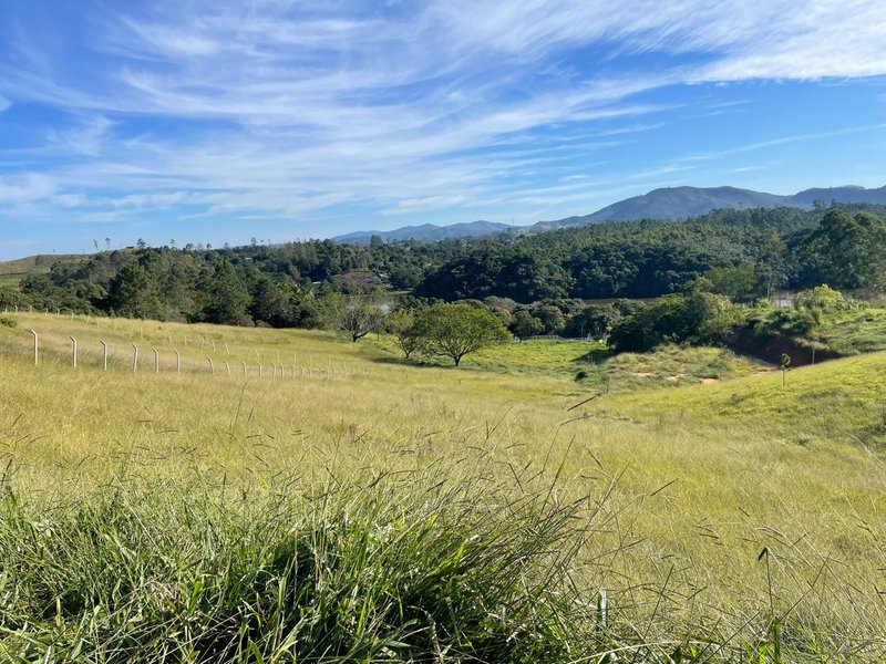 Excelente terreno à venda com vista para a represa das Palmeiras - Igaratá - 