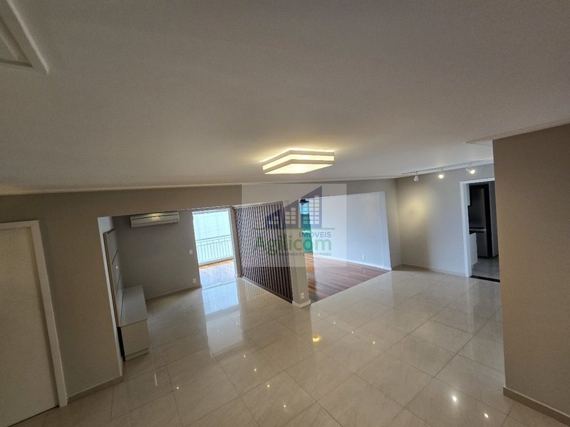 APARTAMENTO PARA LOCAÇÃO EM CHÁCARA SANTO ANTÔNIO COM 3 DORMITÓRIOS E 3 VAGAS DE GARAGEM Rua da Paz São Paulo - 
