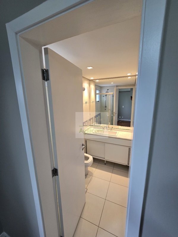 APARTAMENTO PARA LOCAÇÃO EM CHÁCARA SANTO ANTÔNIO COM 3 DORMITÓRIOS E 3 VAGAS DE GARAGEM Rua da Paz São Paulo - 