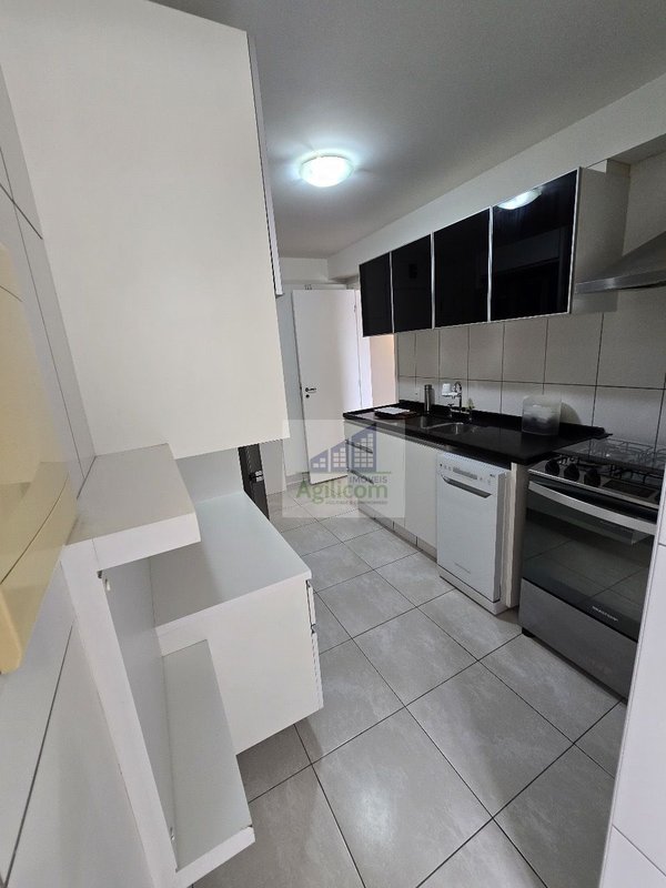 APARTAMENTO PARA LOCAÇÃO EM CHÁCARA SANTO ANTÔNIO COM 3 DORMITÓRIOS E 3 VAGAS DE GARAGEM Rua da Paz São Paulo - 