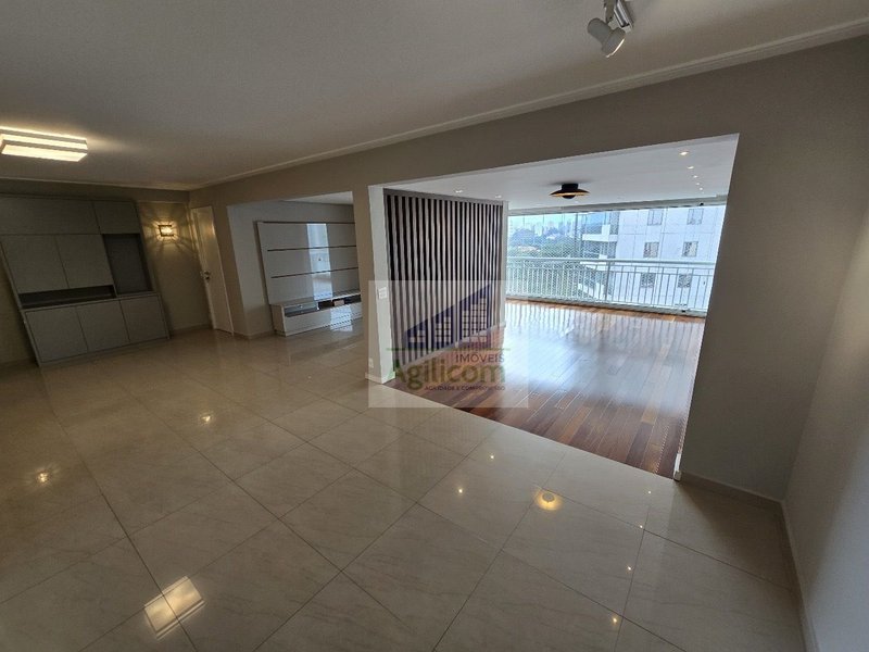 APARTAMENTO PARA LOCAÇÃO EM CHÁCARA SANTO ANTÔNIO COM 3 DORMITÓRIOS E 3 VAGAS DE GARAGEM Rua da Paz São Paulo - 