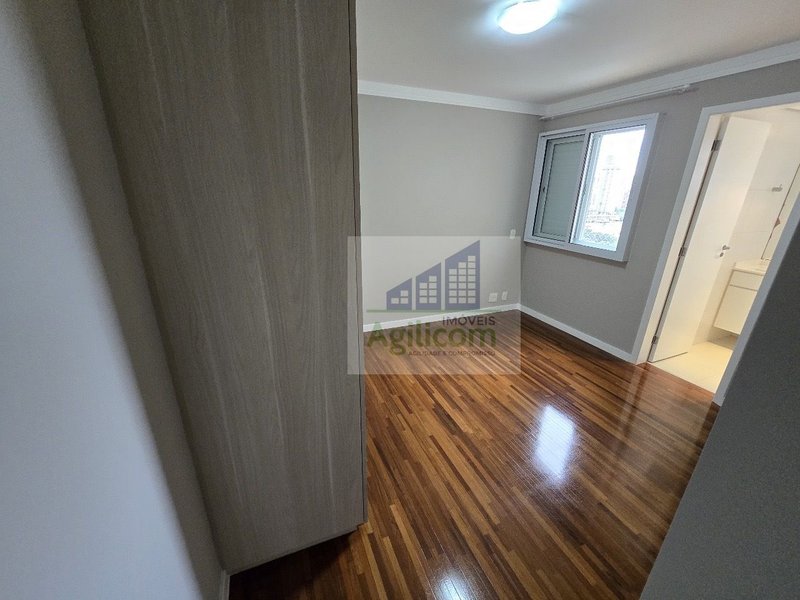 APARTAMENTO PARA LOCAÇÃO EM CHÁCARA SANTO ANTÔNIO COM 3 DORMITÓRIOS E 3 VAGAS DE GARAGEM Rua da Paz São Paulo - 