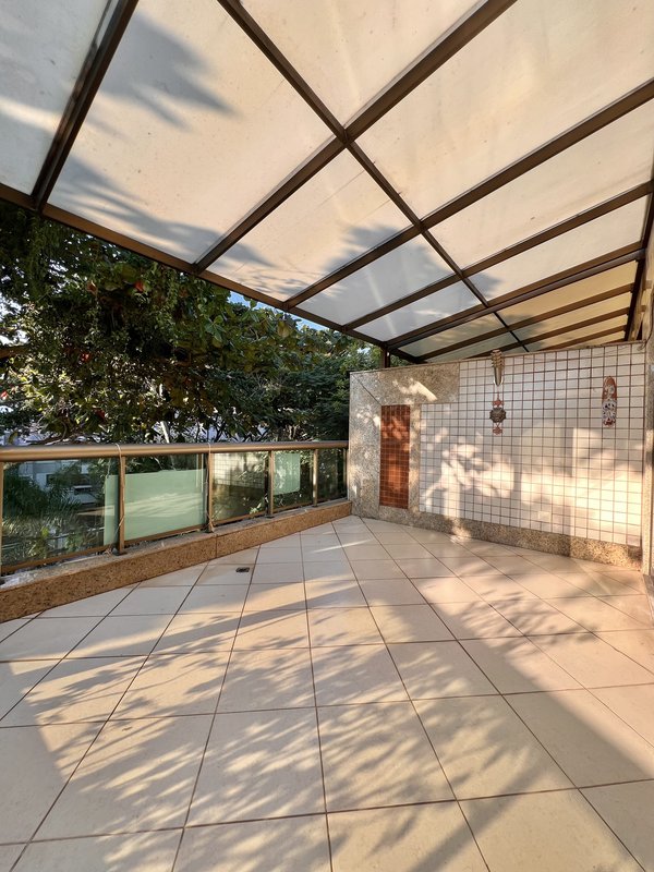 Cobertura duplex com 4 suítes no Jardim Oceânico  Rio de Janeiro - 