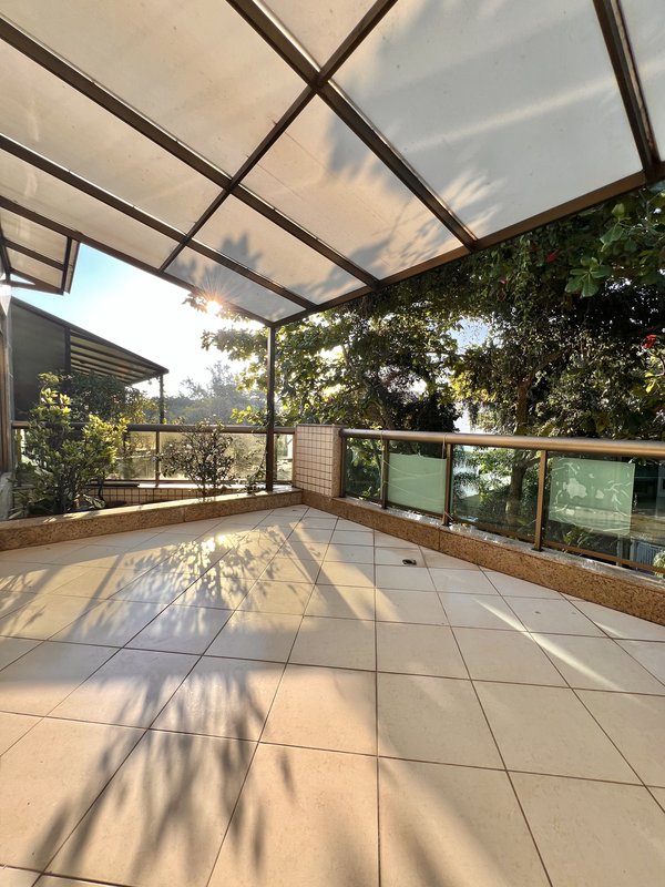 Cobertura duplex com 4 suítes no Jardim Oceânico  Rio de Janeiro - 