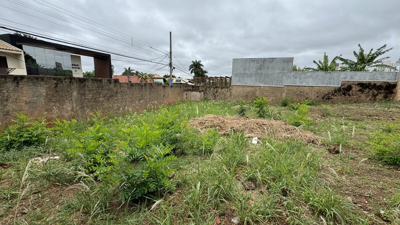 📍Lote de Esquina com 600m² | Localização Nobre e Potencial Incrível! Rua Nelson Figueiredo Júnior Campo Grande - 