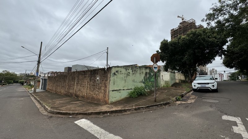 📍Lote de Esquina com 600m² | Localização Nobre e Potencial Incrível! Rua Nelson Figueiredo Júnior Campo Grande - 