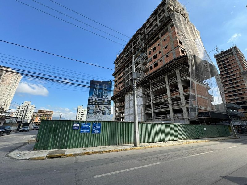 Ilha Li Galli Residence / Apartamento com suíte, com sacada e churrasqueira Rua 406-E Itapema - 