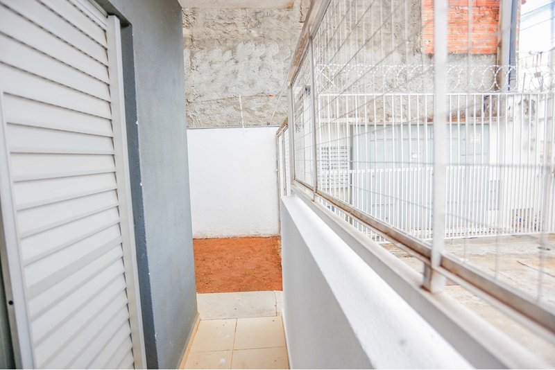 Apartamento À VENDA, 75m - R$ 255.000 - 3 dorm. 1 suíte e garden - Jd. Simus - Sorocaba/SP Alameda das Camélias Sorocaba - 