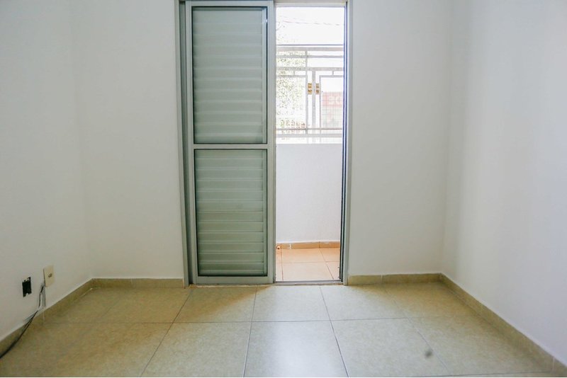 Apartamento À VENDA, 75m - R$ 255.000 - 3 dorm. 1 suíte e garden - Jd. Simus - Sorocaba/SP Alameda das Camélias Sorocaba - 