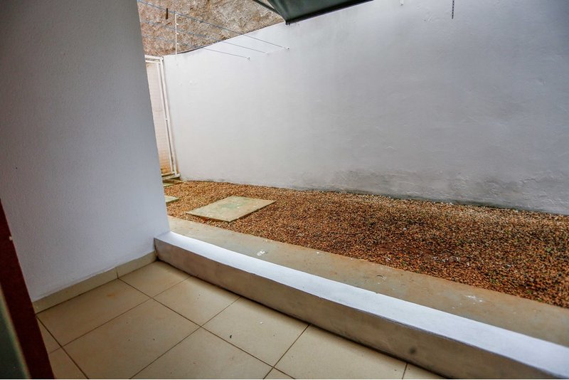 Apartamento À VENDA, 75m - R$ 255.000 - 3 dorm. 1 suíte e garden - Jd. Simus - Sorocaba/SP Alameda das Camélias Sorocaba - 