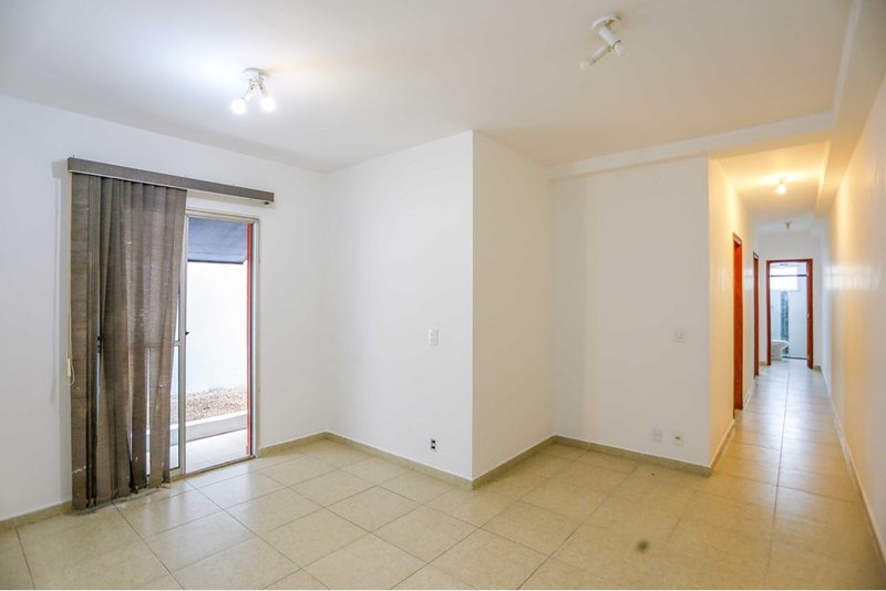 Apartamento À VENDA, 75m - R$ 255.000 - 3 dorm. 1 suíte e garden - Jd. Simus - Sorocaba/SP Alameda das Camélias Sorocaba - 