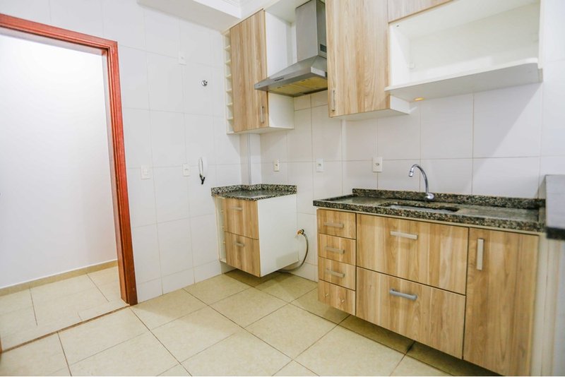 Apartamento À VENDA, 75m - R$ 255.000 - 3 dorm. 1 suíte e garden - Jd. Simus - Sorocaba/SP Alameda das Camélias Sorocaba - 