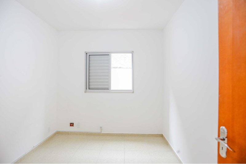 Apartamento À VENDA, 75m - R$ 255.000 - 3 dorm. 1 suíte e garden - Jd. Simus - Sorocaba/SP Alameda das Camélias Sorocaba - 