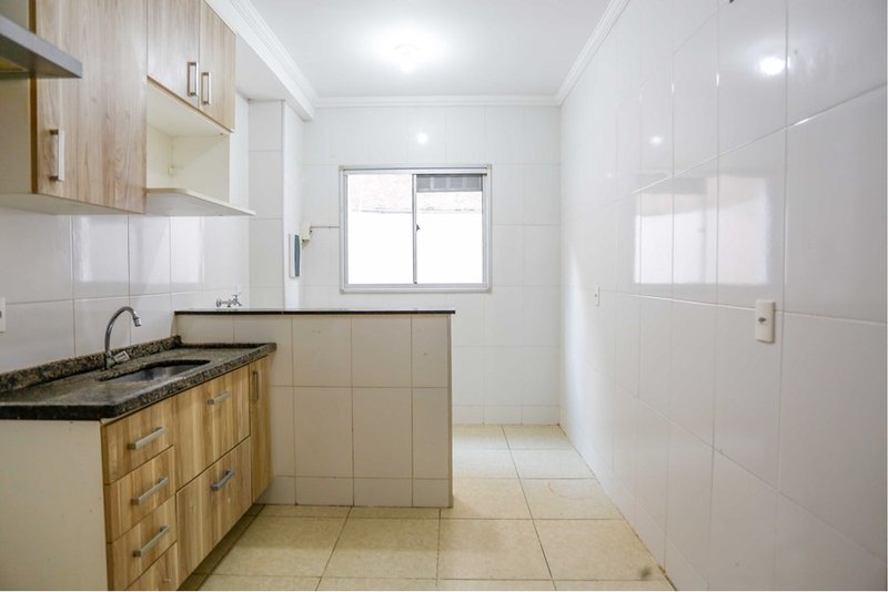 Apartamento À VENDA, 75m - R$ 255.000 - 3 dorm. 1 suíte e garden - Jd. Simus - Sorocaba/SP Alameda das Camélias Sorocaba - 
