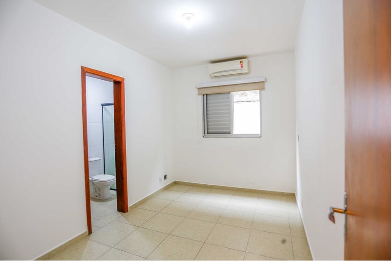 Apartamento À VENDA, 75m - R$ 255.000 - 3 dorm. 1 suíte e garden - Jd. Simus - Sorocaba/SP Alameda das Camélias Sorocaba - 