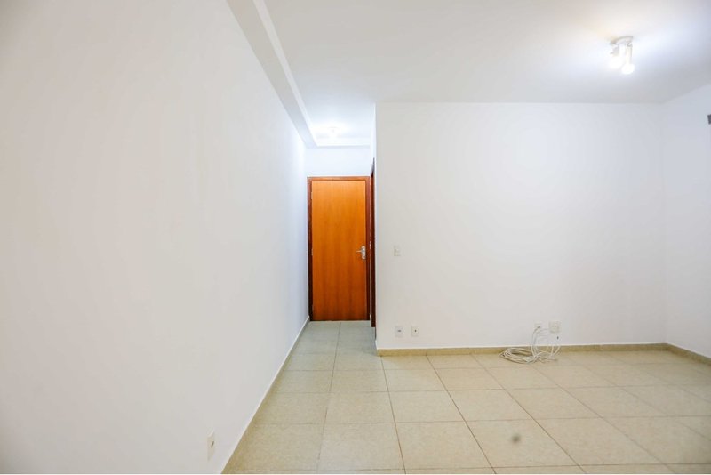 Apartamento À VENDA, 75m - R$ 255.000 - 3 dorm. 1 suíte e garden - Jd. Simus - Sorocaba/SP Alameda das Camélias Sorocaba - 