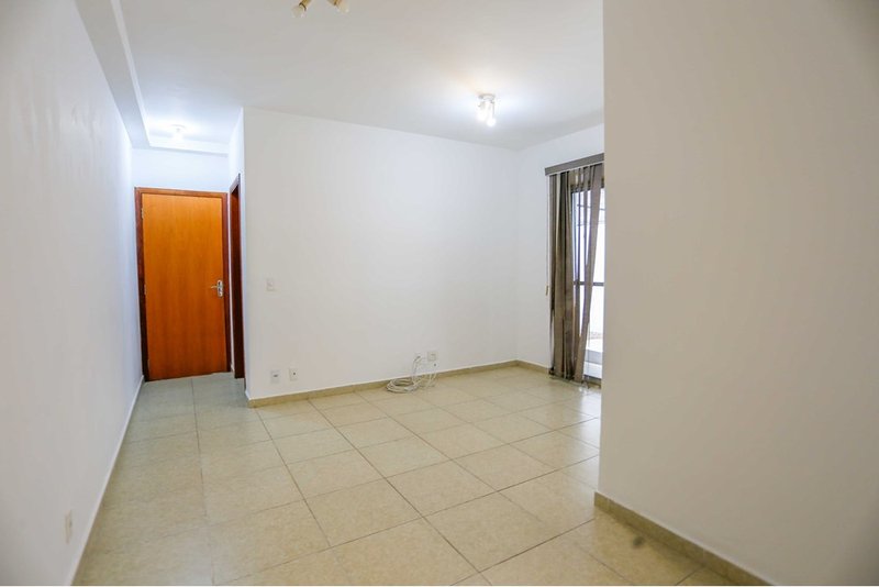 Apartamento À VENDA, 75m - R$ 255.000 - 3 dorm. 1 suíte e garden - Jd. Simus - Sorocaba/SP Alameda das Camélias Sorocaba - 