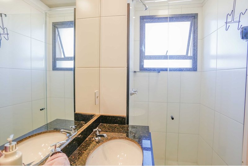 Apartamento à Venda, 64m - 2 Dorm. 1 Suite -  R$ 419.000 - Cond. JR Campolim 1 - Sorocaba Rua Elias Rodrigues Claro Sorocaba - 