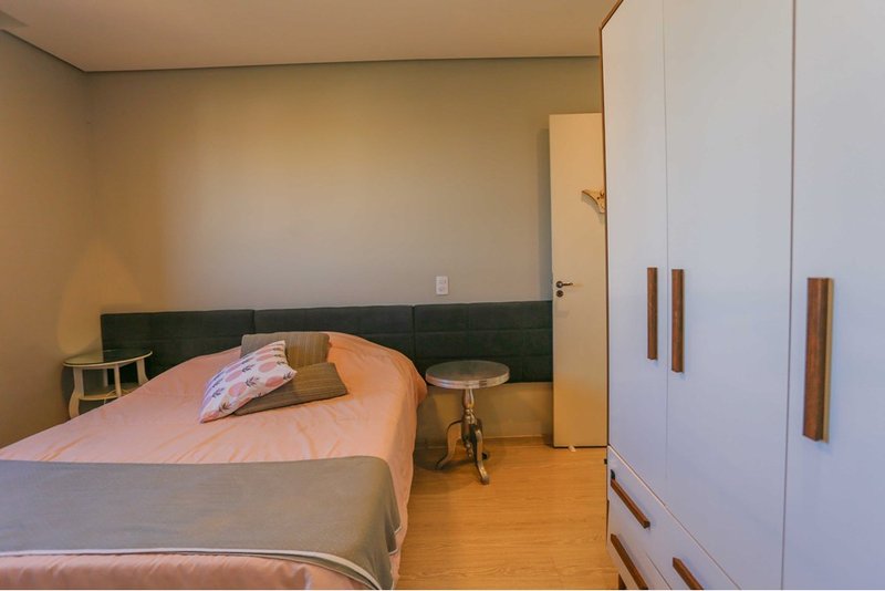 Apartamento à Venda, 64m - 2 Dorm. 1 Suite -  R$ 419.000 - Cond. JR Campolim 1 - Sorocaba Rua Elias Rodrigues Claro Sorocaba - 